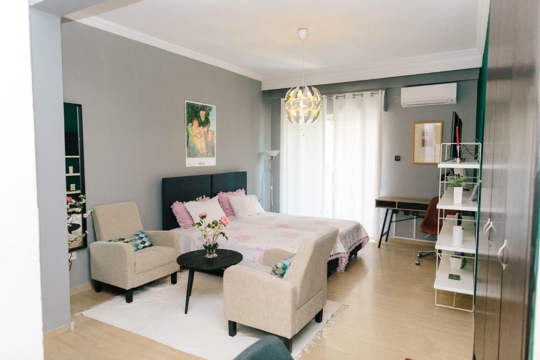 Cosy Downtown Studio - Suite Комотини Экстерьер фото